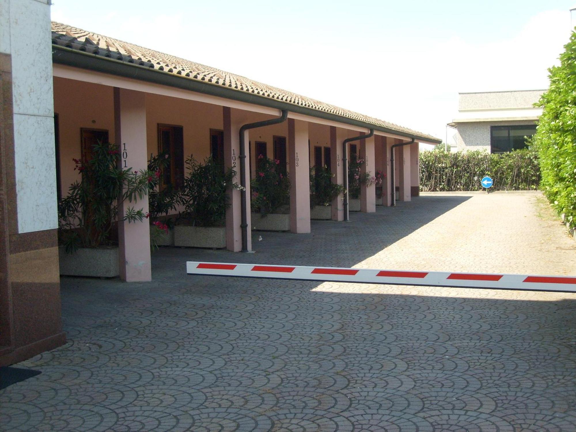 Hotel Motel Flower Novi Ligure Dış mekan fotoğraf