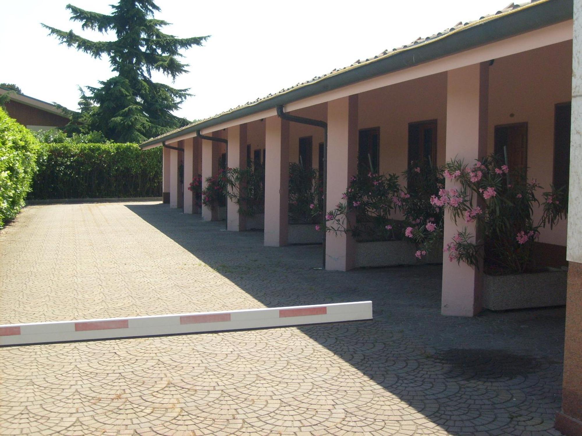 Hotel Motel Flower Novi Ligure Dış mekan fotoğraf