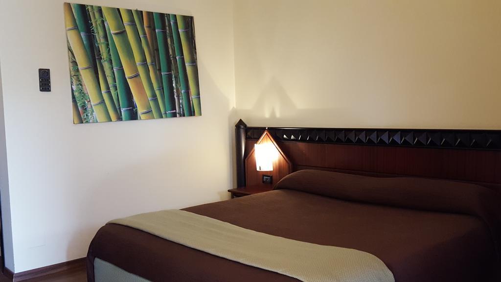 Hotel Motel Flower Novi Ligure Dış mekan fotoğraf