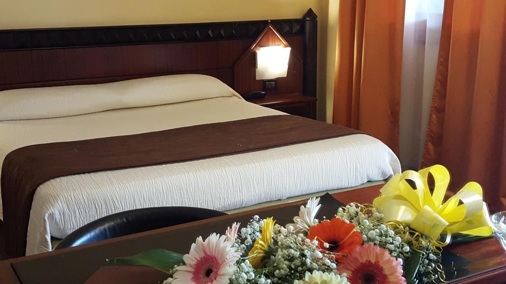Hotel Motel Flower Novi Ligure Dış mekan fotoğraf