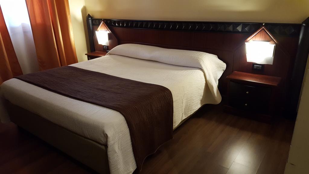 Hotel Motel Flower Novi Ligure Dış mekan fotoğraf