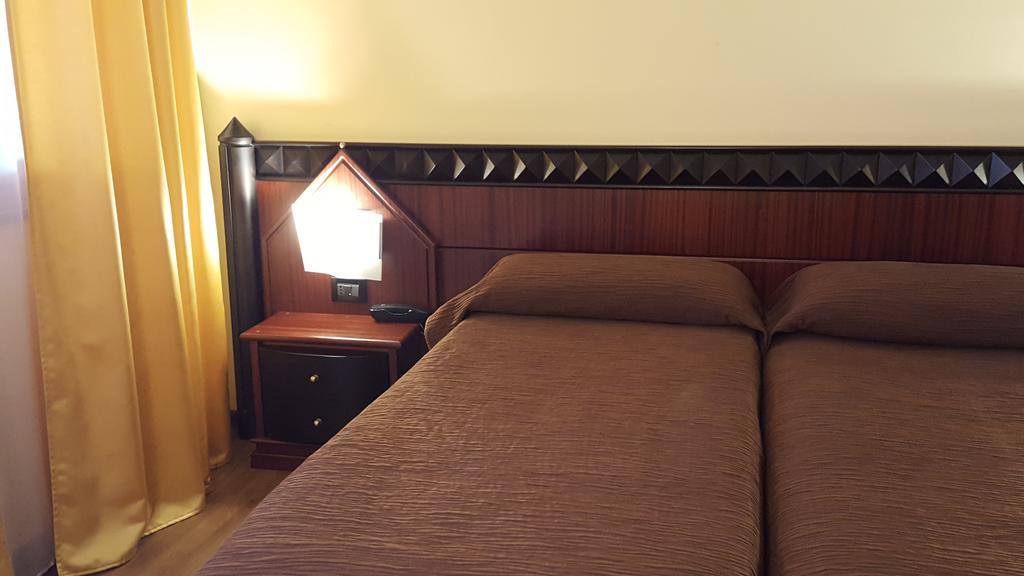 Hotel Motel Flower Novi Ligure Dış mekan fotoğraf