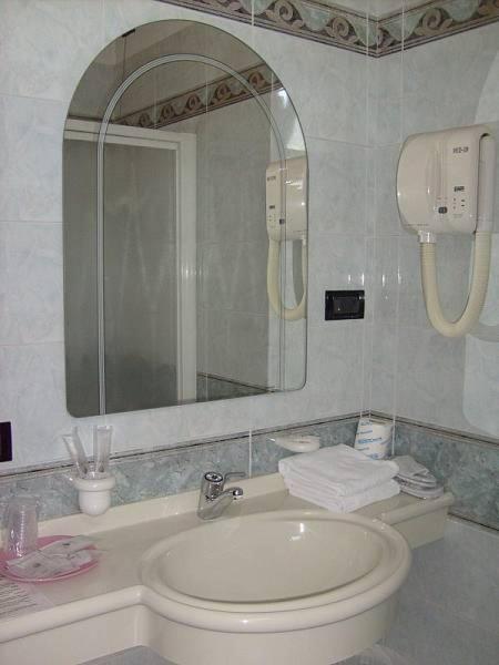 Hotel Motel Flower Novi Ligure Dış mekan fotoğraf